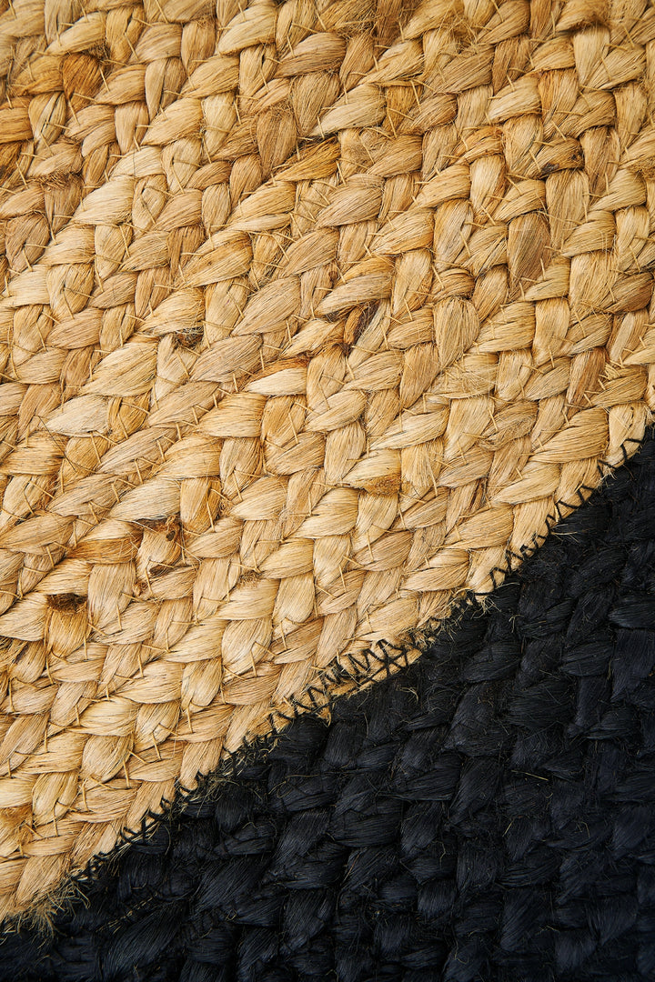 Dolce Vita Agra Black Oval Hand-Made Jute Rug